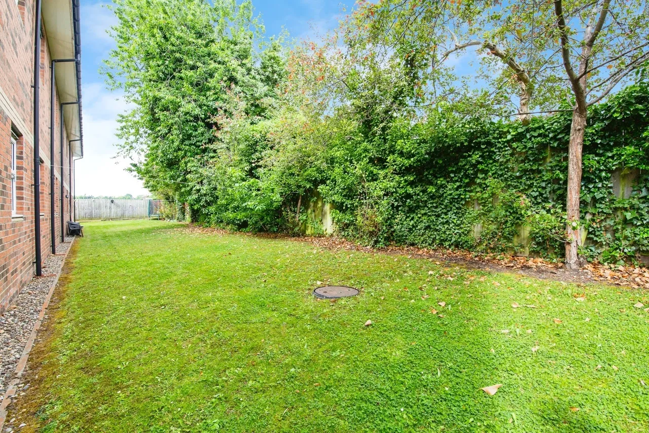 Sandringham Court, Chester Le Street, Durham, DH3, photo 13