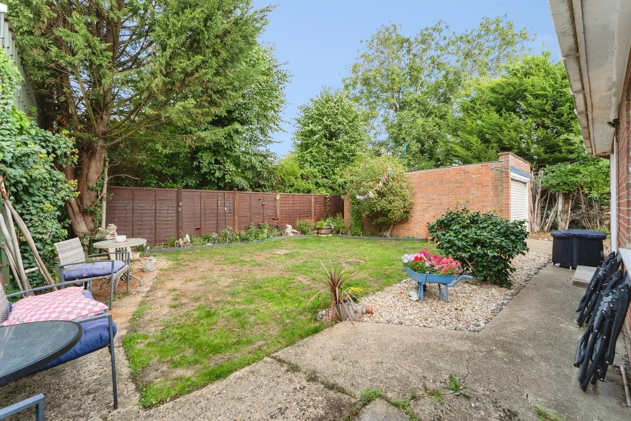Newlands Avenue, March, PE15, photo 11