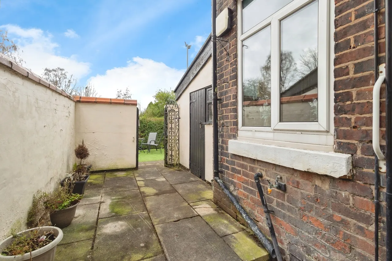 Crowthorn Road, Ashton-under-Lyne, Greater Manchester, OL7, photo 17