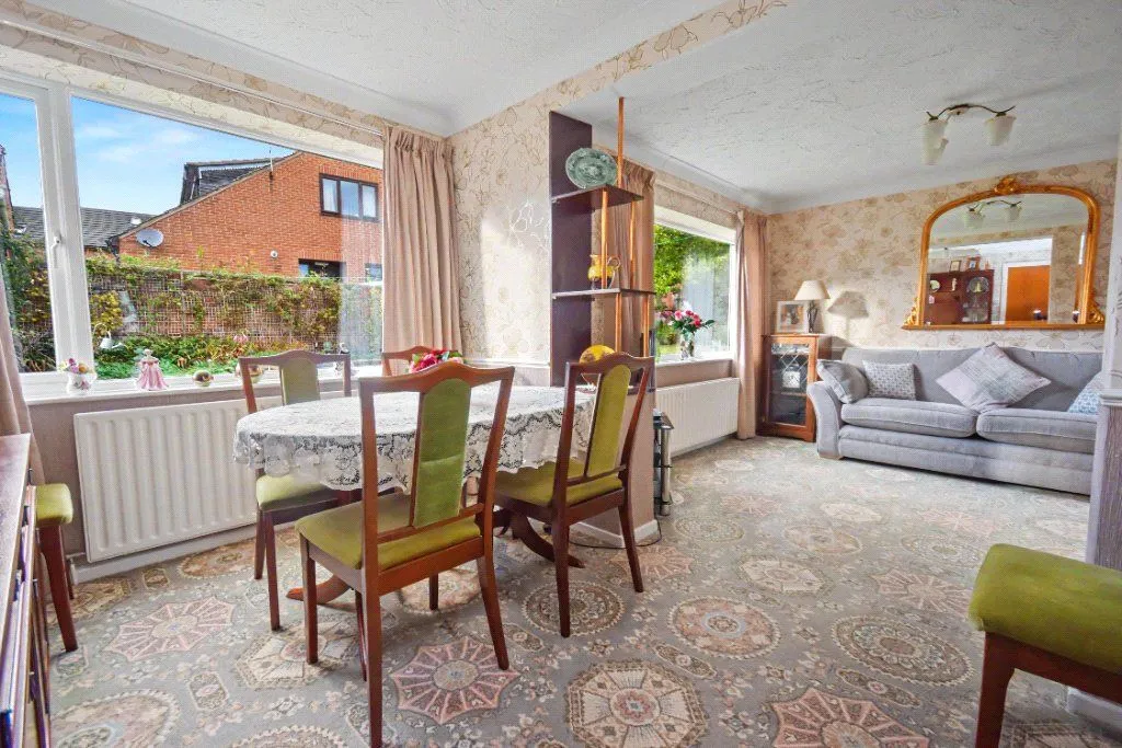 Newton Court, Wakefield, WF1, photo 13