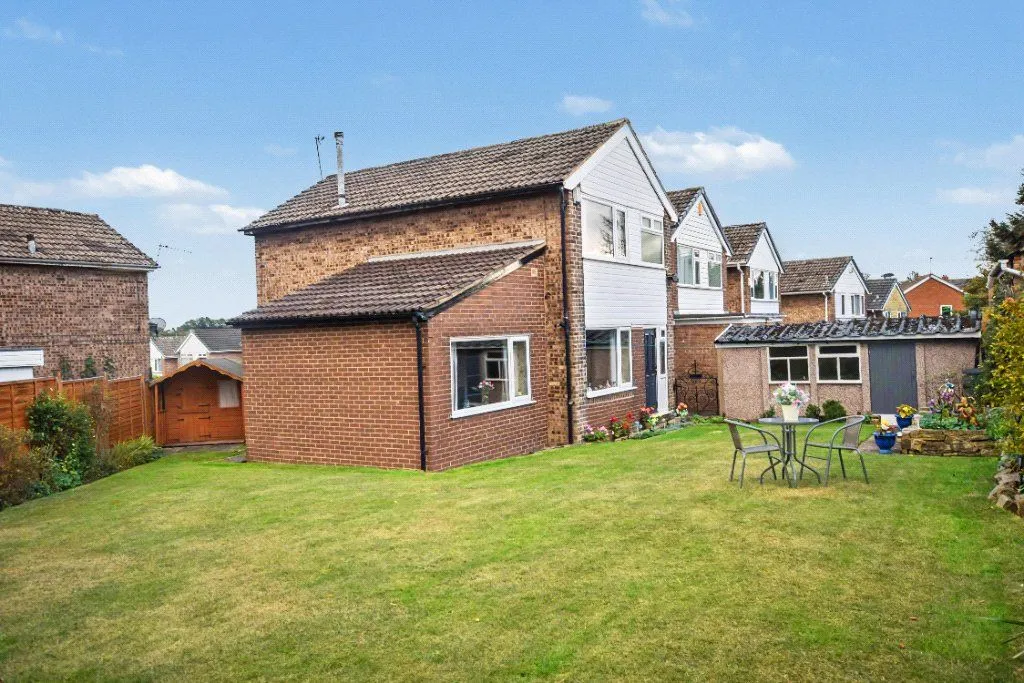 3 bed house for sale, Newton Court, Wakefield, WF1