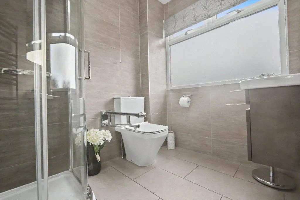 Newton Court, Wakefield, WF1, photo 8