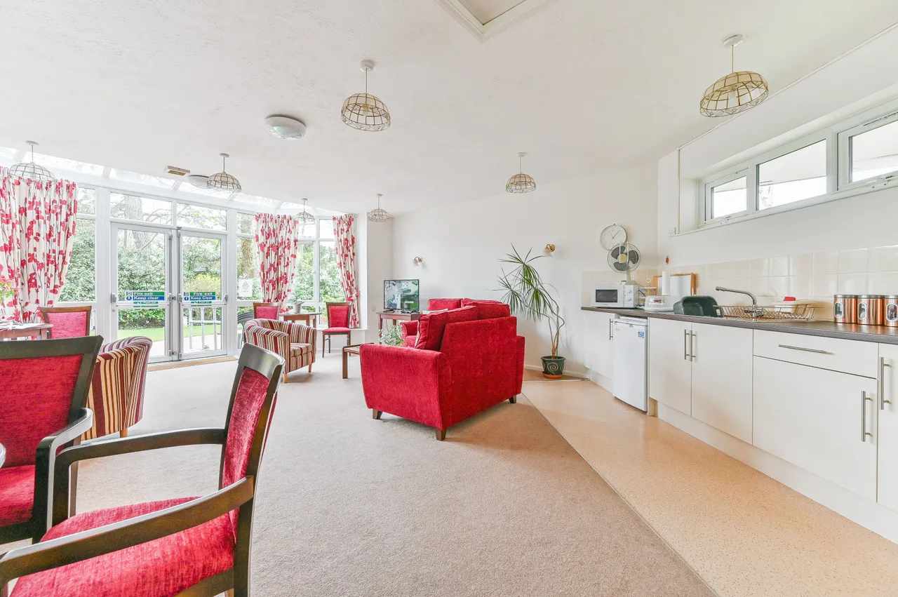 20 Cadogan Court, Kingston Road, New Malden, photo 10