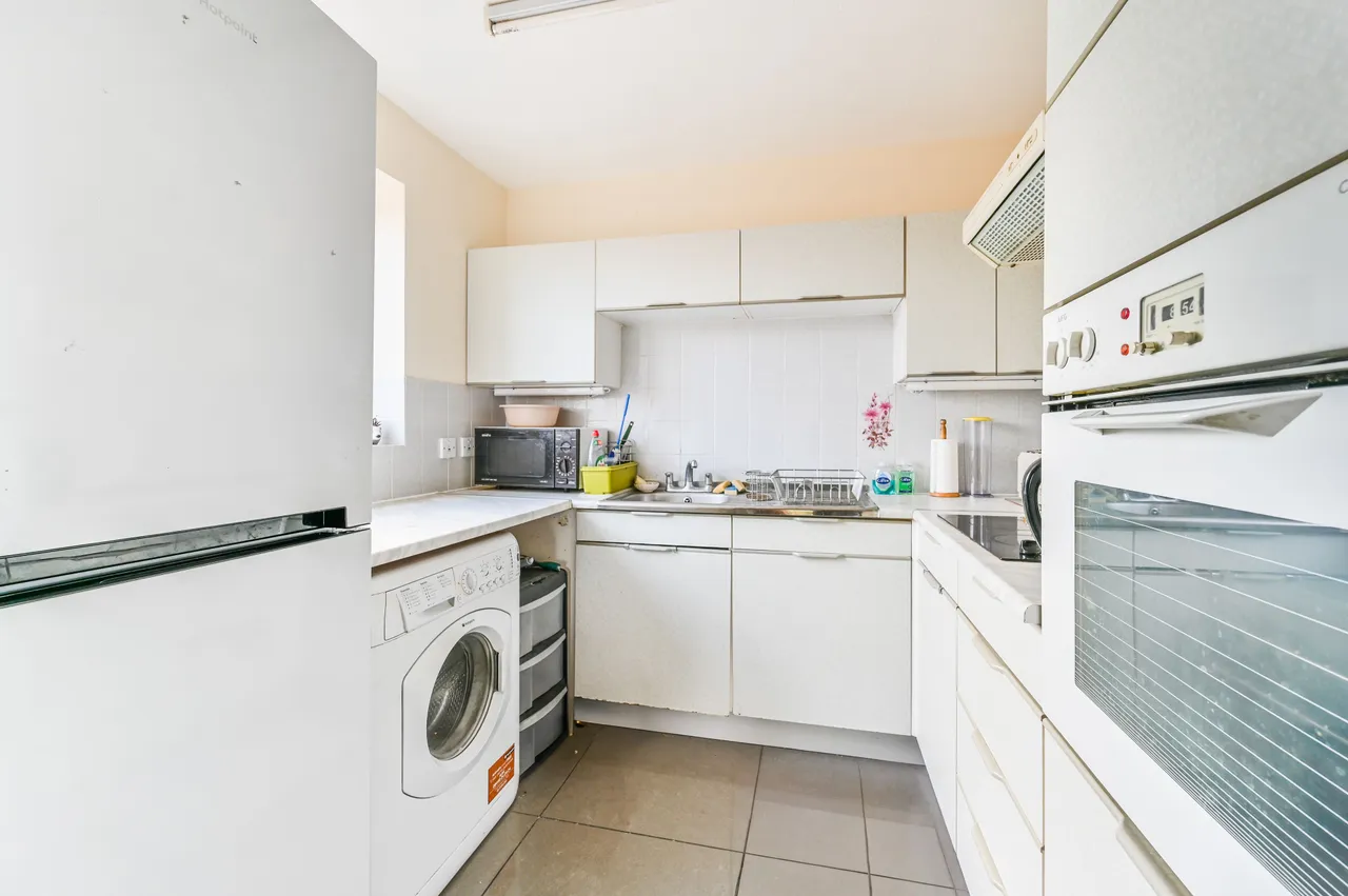 20 Cadogan Court, Kingston Road, New Malden, photo 3