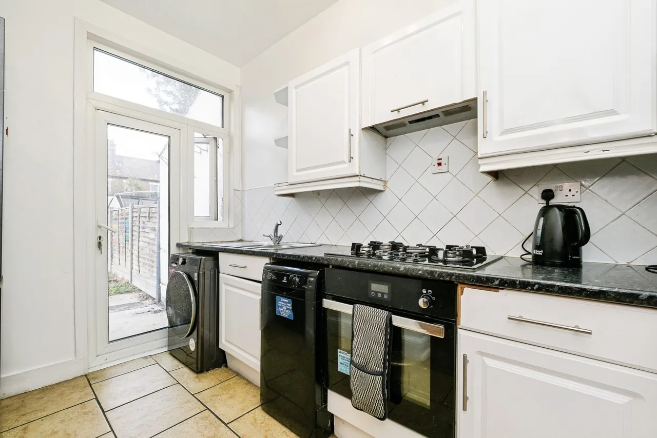 Haldane Road, East Ham, E6, photo 6