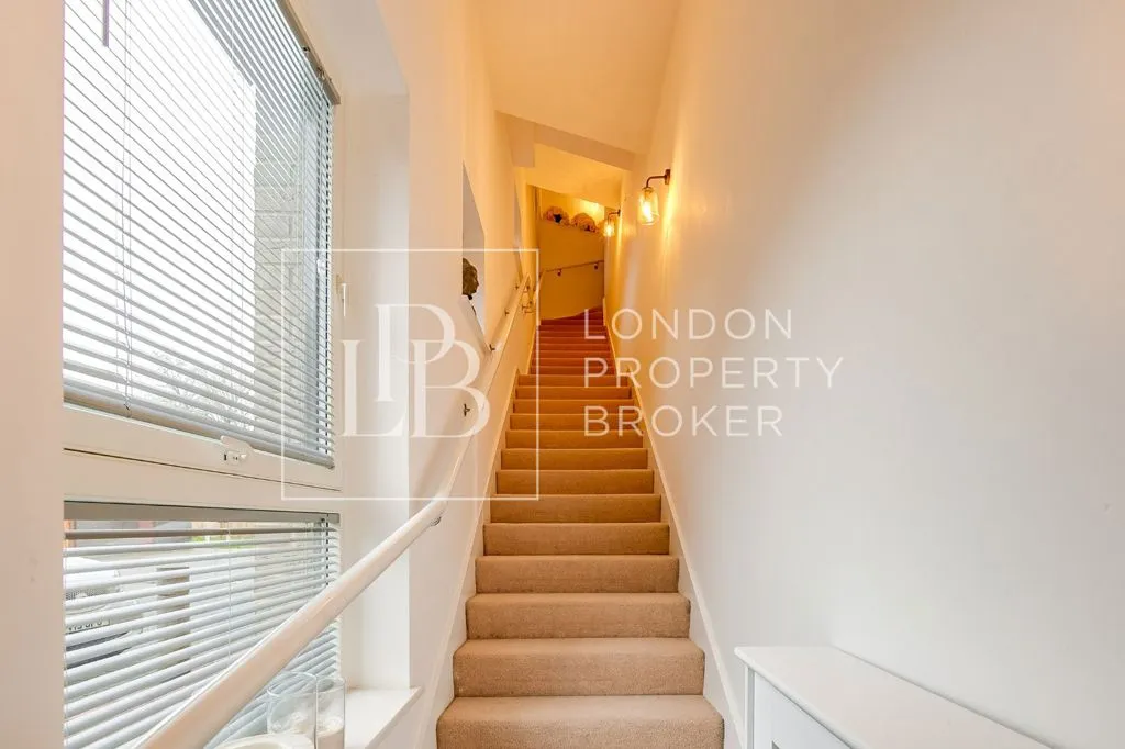 Valentina Avenue, London, NW9, photo 15