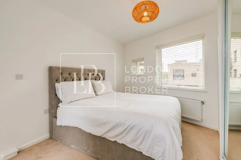 Valentina Avenue, London, NW9, photo 10