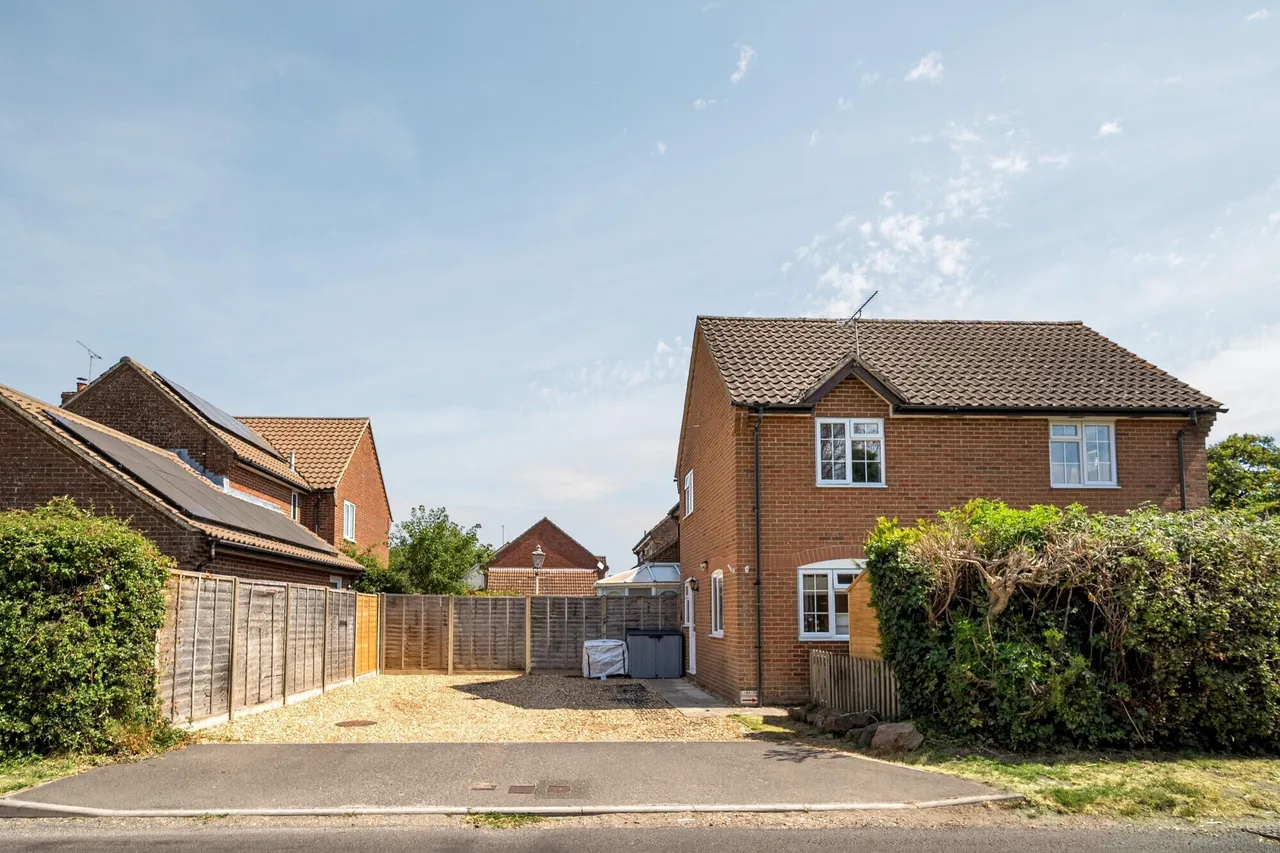 Small Street, Chirton, SN10, photo 11
