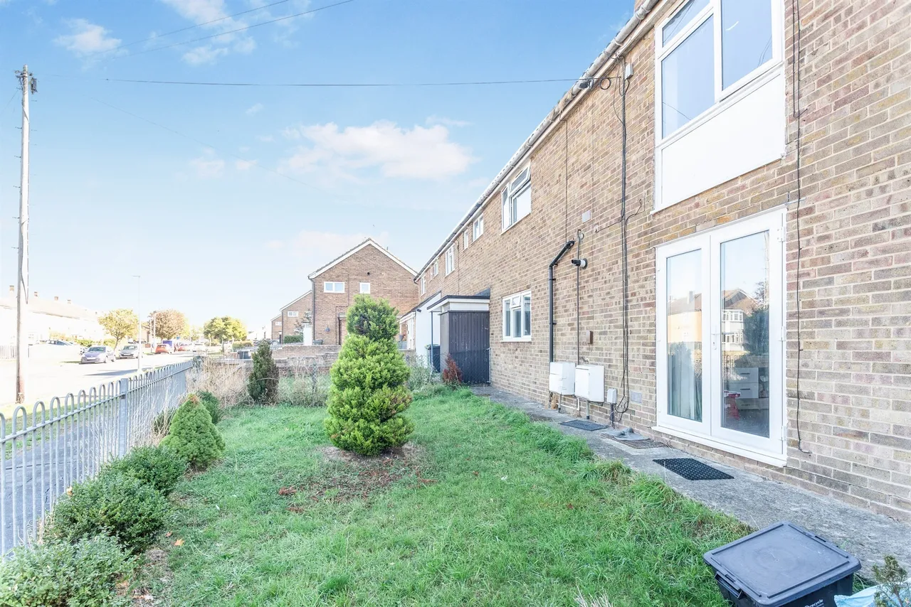 2 bed flat for sale, Kingswood Avenue, Swindon, SN3