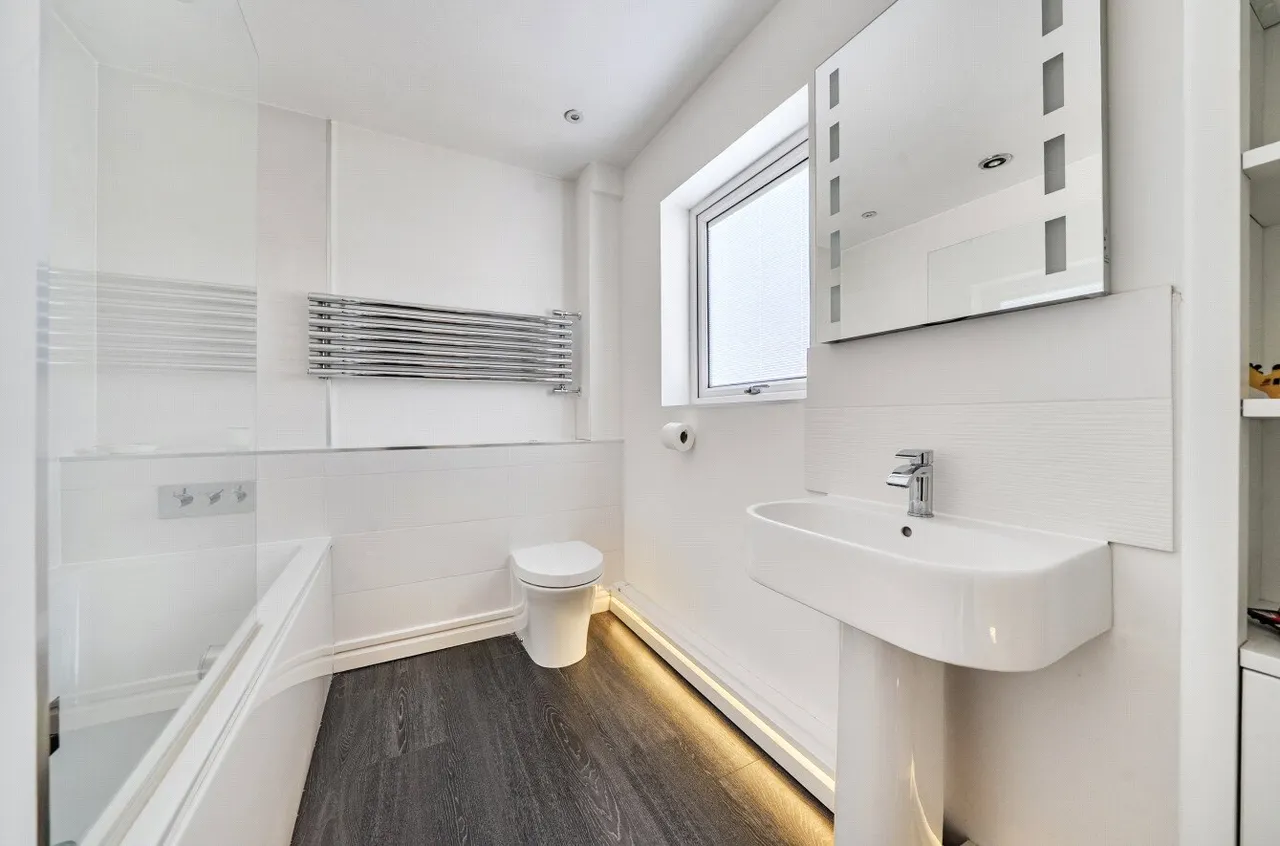 Barry Place, Derry Hill, Calne, Wiltshire, SN11 9NX, photo 18