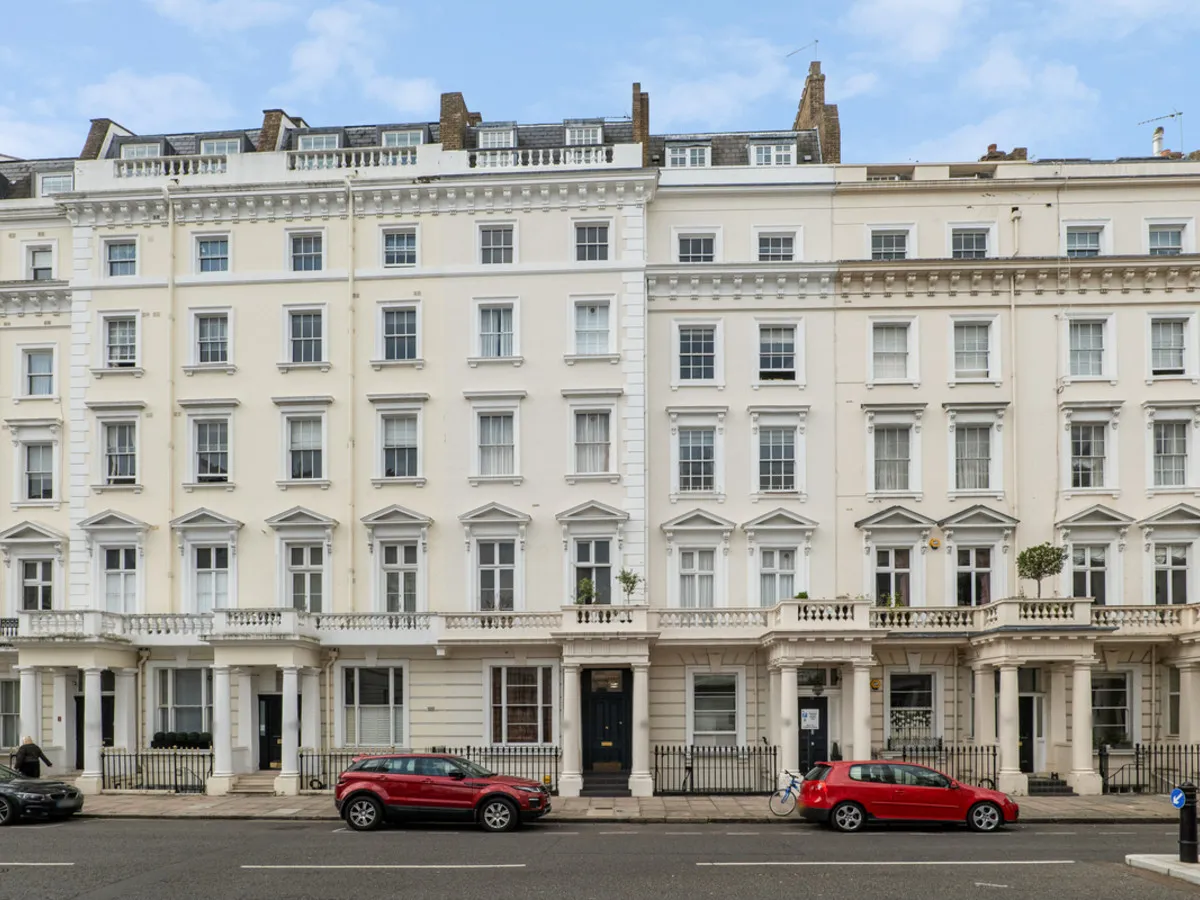2 bed flat for sale, St Georges Drive, London, SW1V
