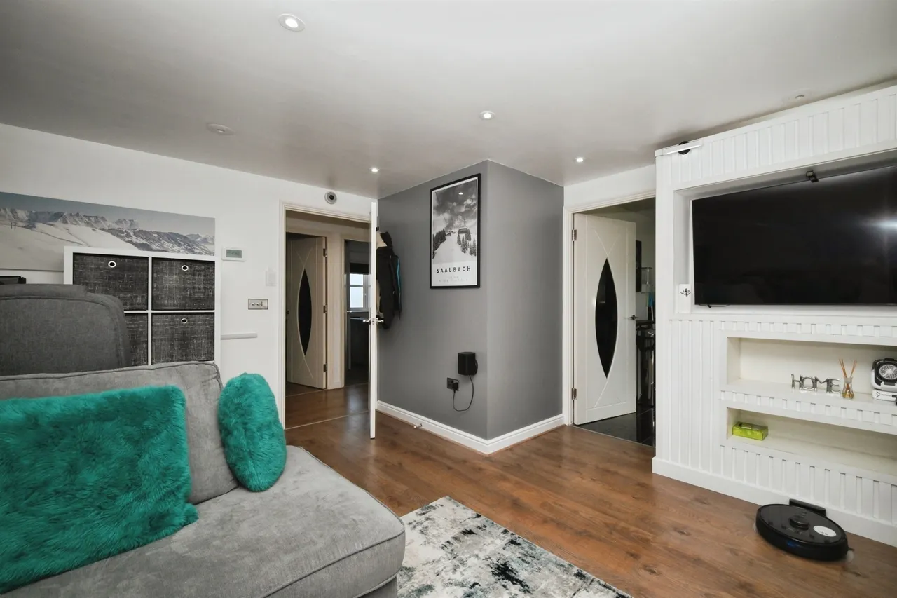 Plomer Avenue, Hoddesdon, photo 4