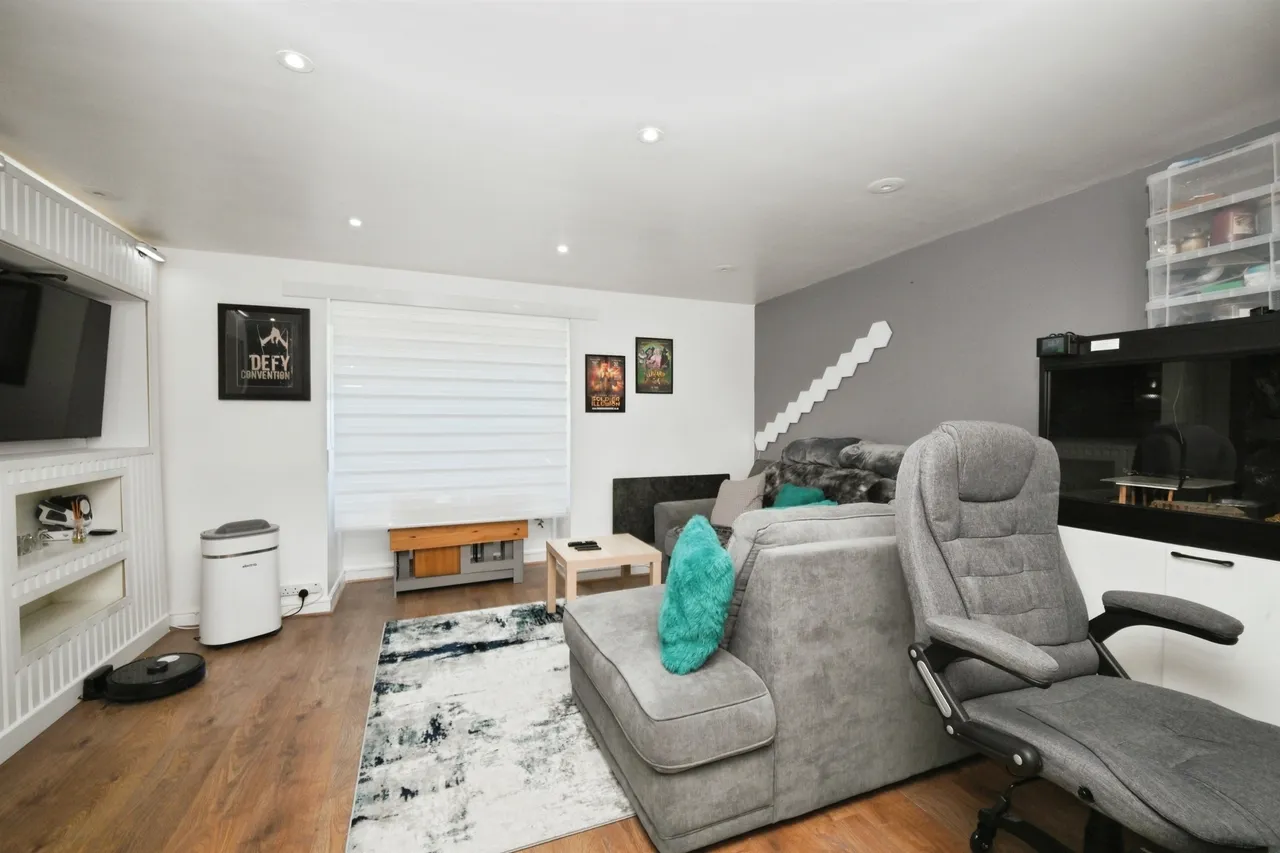Plomer Avenue, Hoddesdon, photo 5