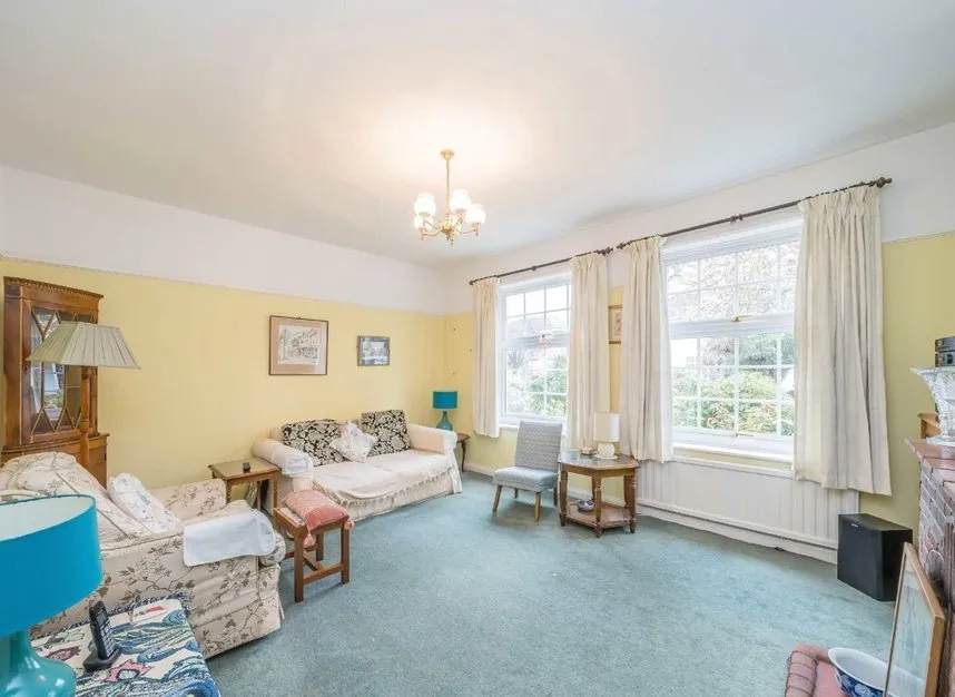 Queens Way, Hanworth Park, TW13, photo 2