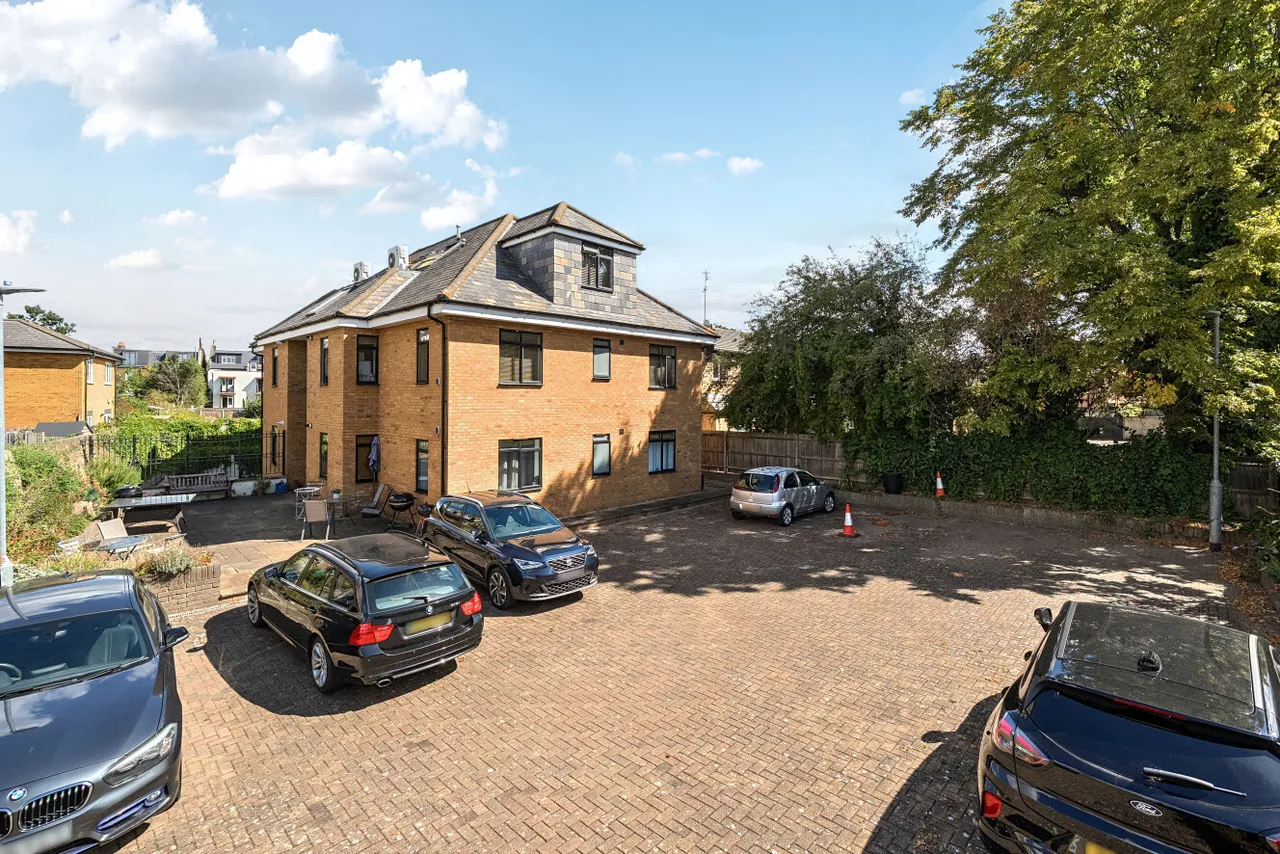 2 bed flat for sale — East Gardens, Colliers Wood, London, SW17