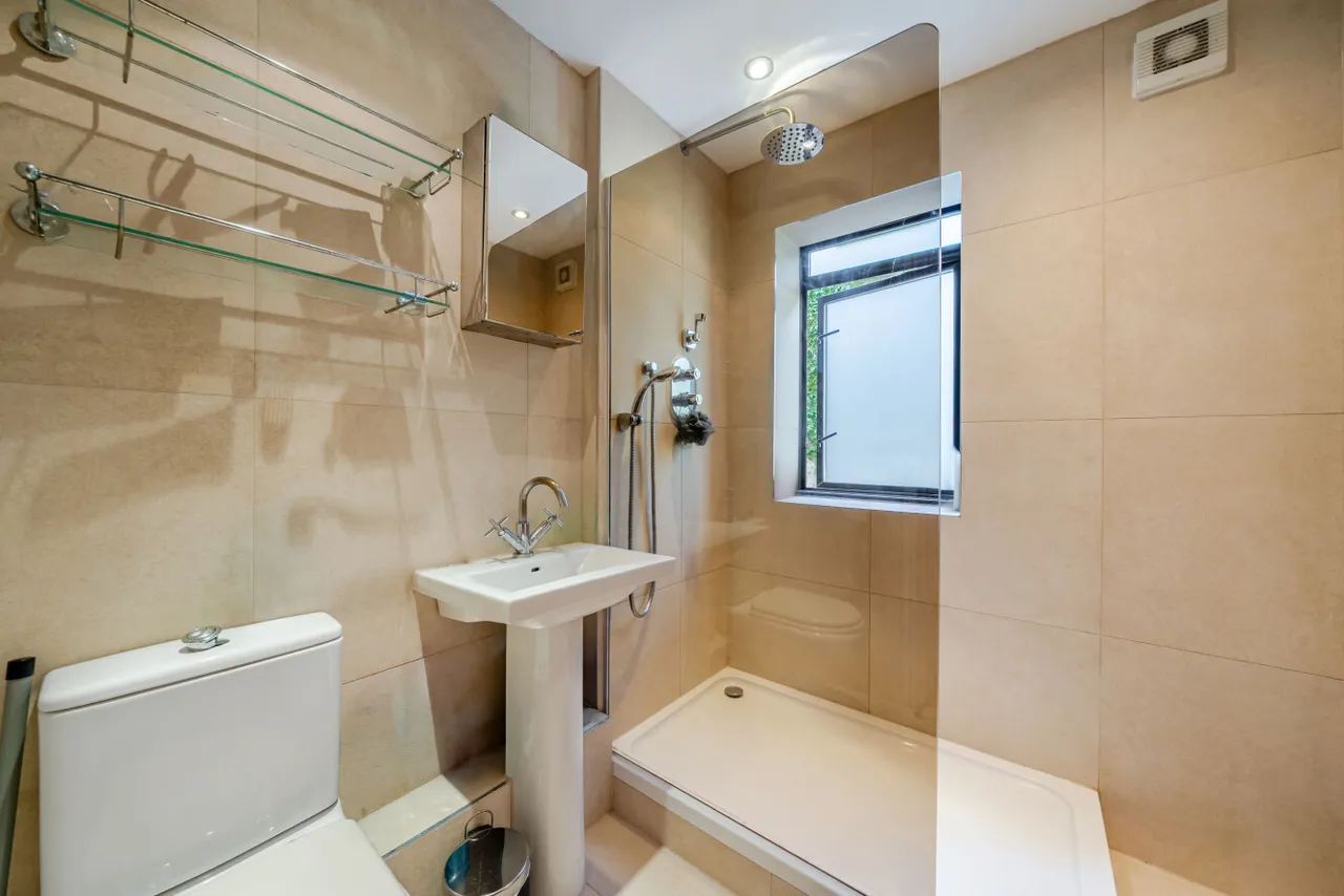 East Gardens, Colliers Wood, London, SW17, photo 7