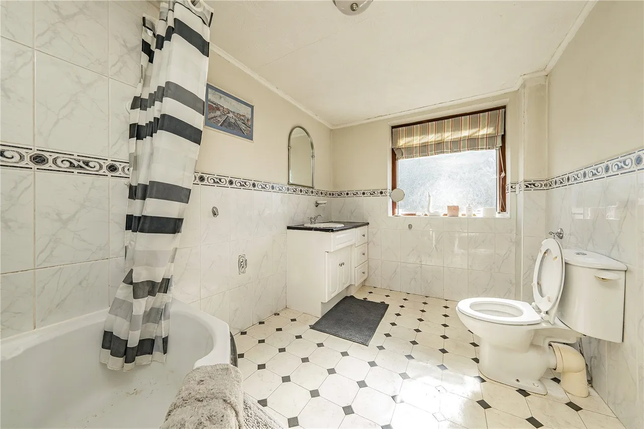 Summerhouse Lane, Harmondsworth, UB7, photo 10