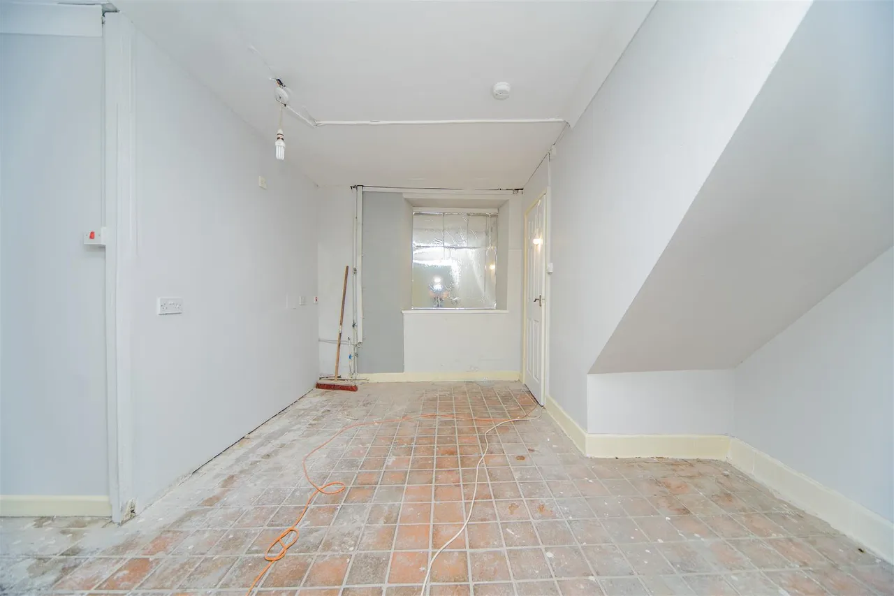 East Road, Tylorstown, Ferndale, CF43 3BU, photo 11