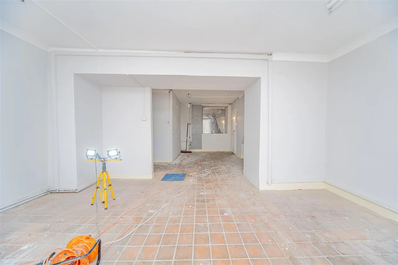 East Road, Tylorstown, Ferndale, CF43 3BU, photo 4