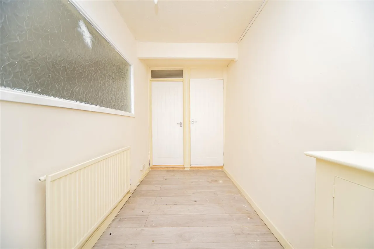 East Road, Tylorstown, Ferndale, CF43 3BU, photo 28