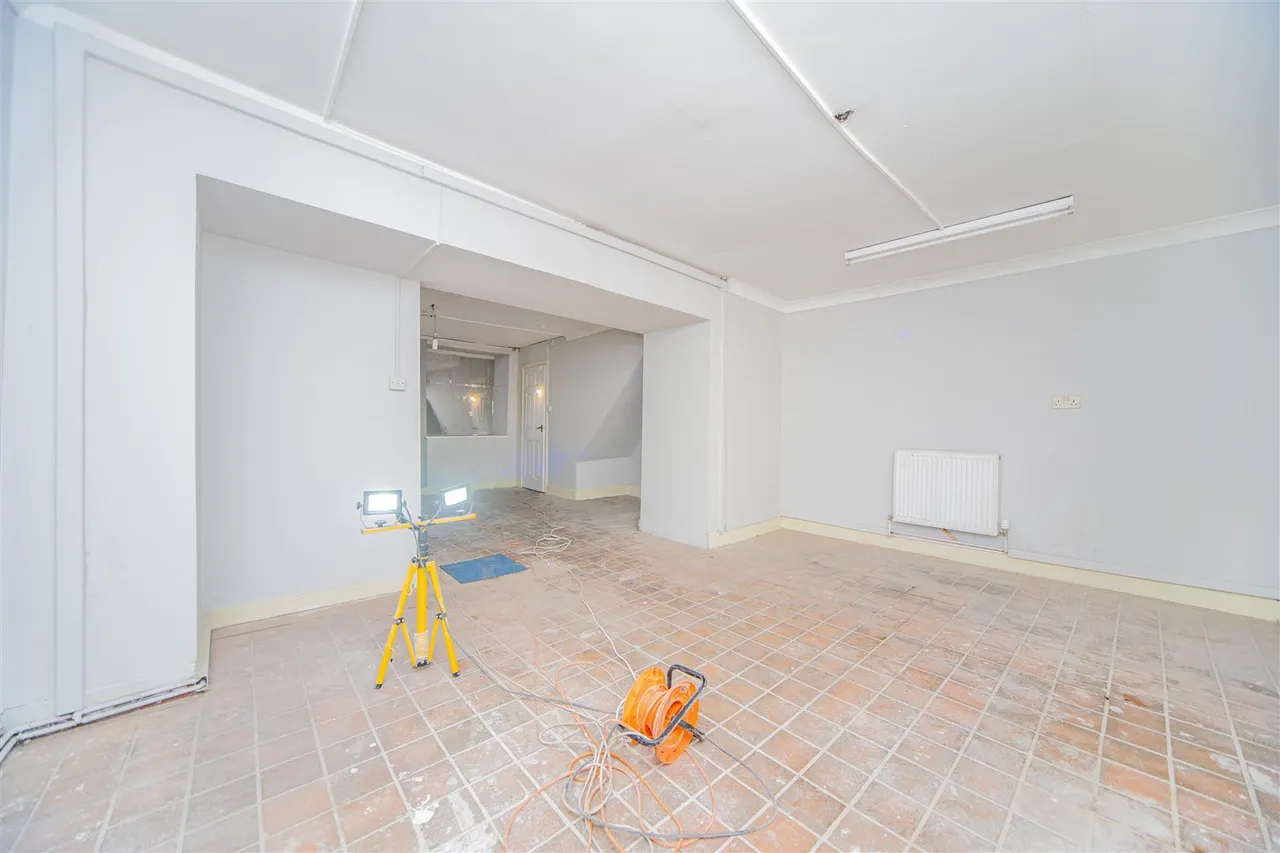 East Road, Tylorstown, Ferndale, CF43 3BU, photo 10