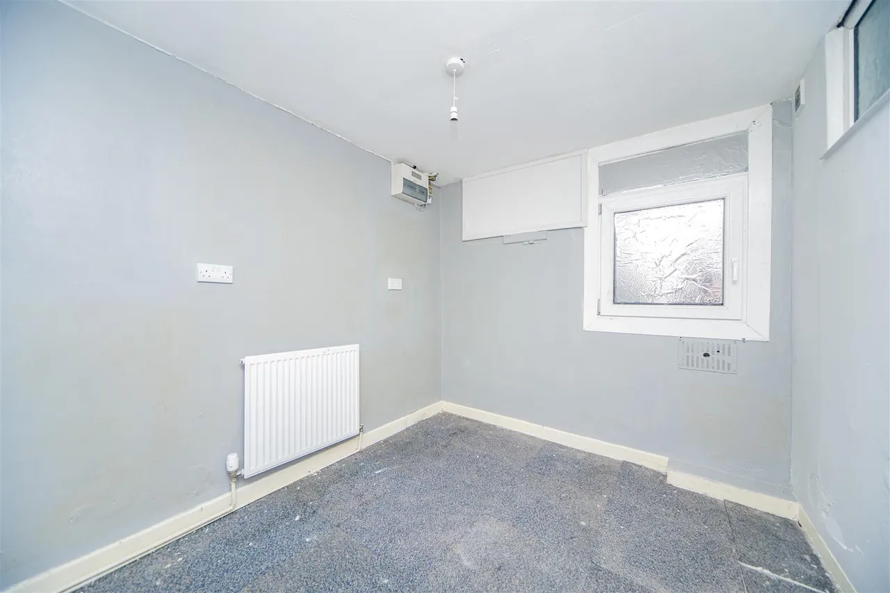 East Road, Tylorstown, Ferndale, CF43 3BU, photo 22