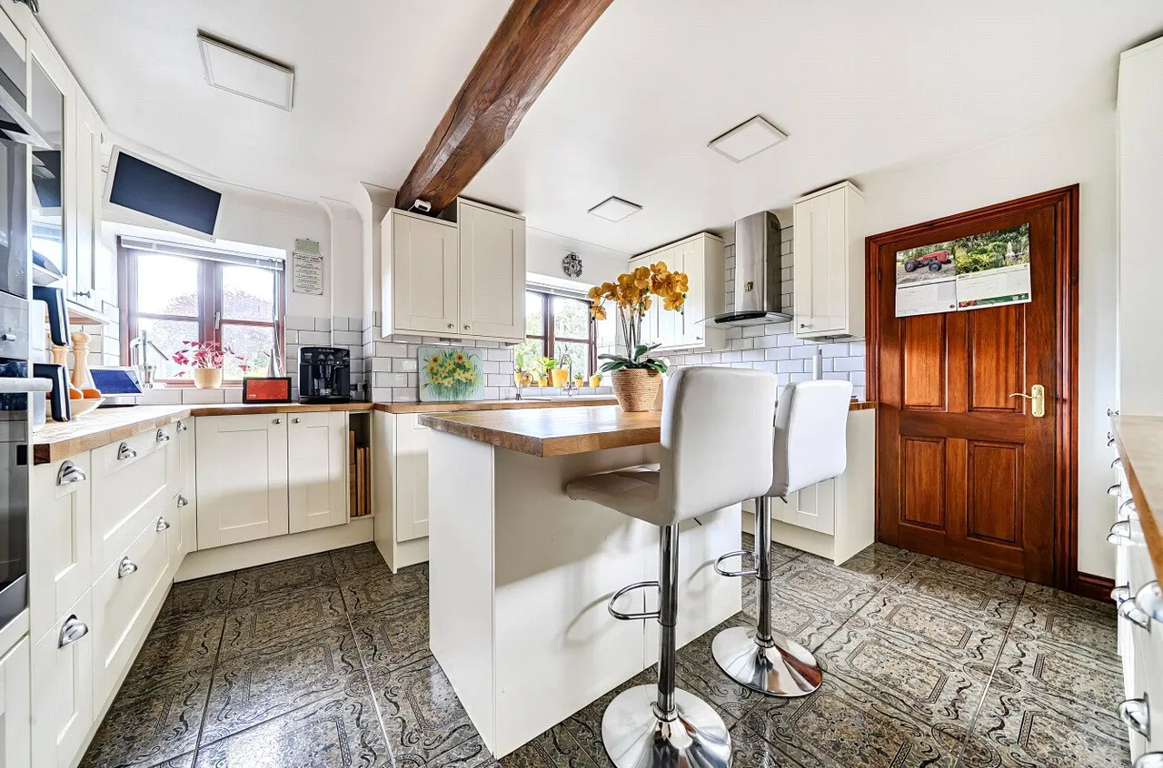 Llanfaredd, Builth Wells, Powys, LD2 3UG, photo 2
