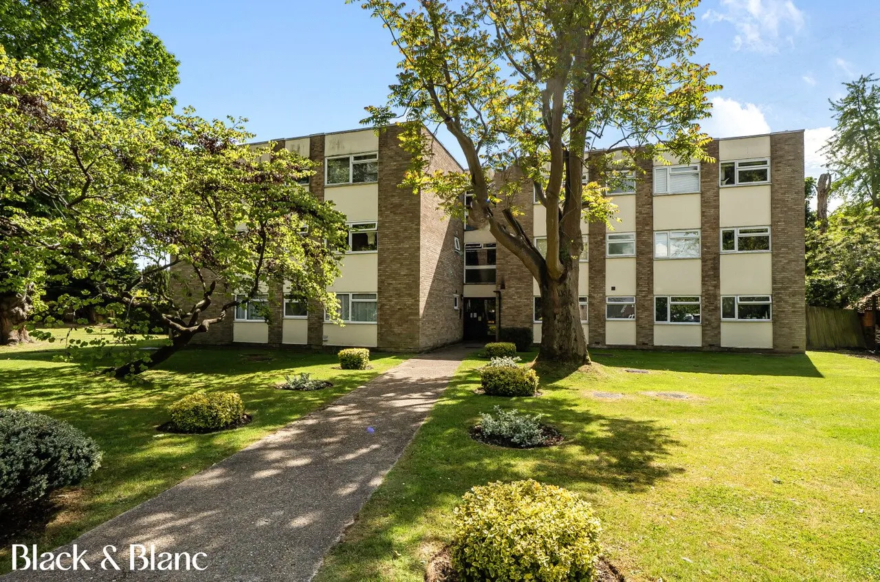 2 bed flat for sale — Silverwood Close, Beckenham, BR3