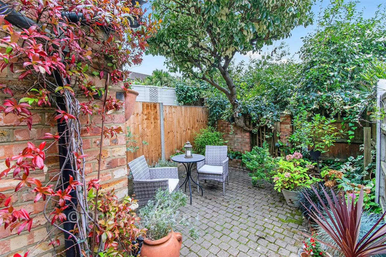 Elm Grove, Woodford Green, IG8, photo 8