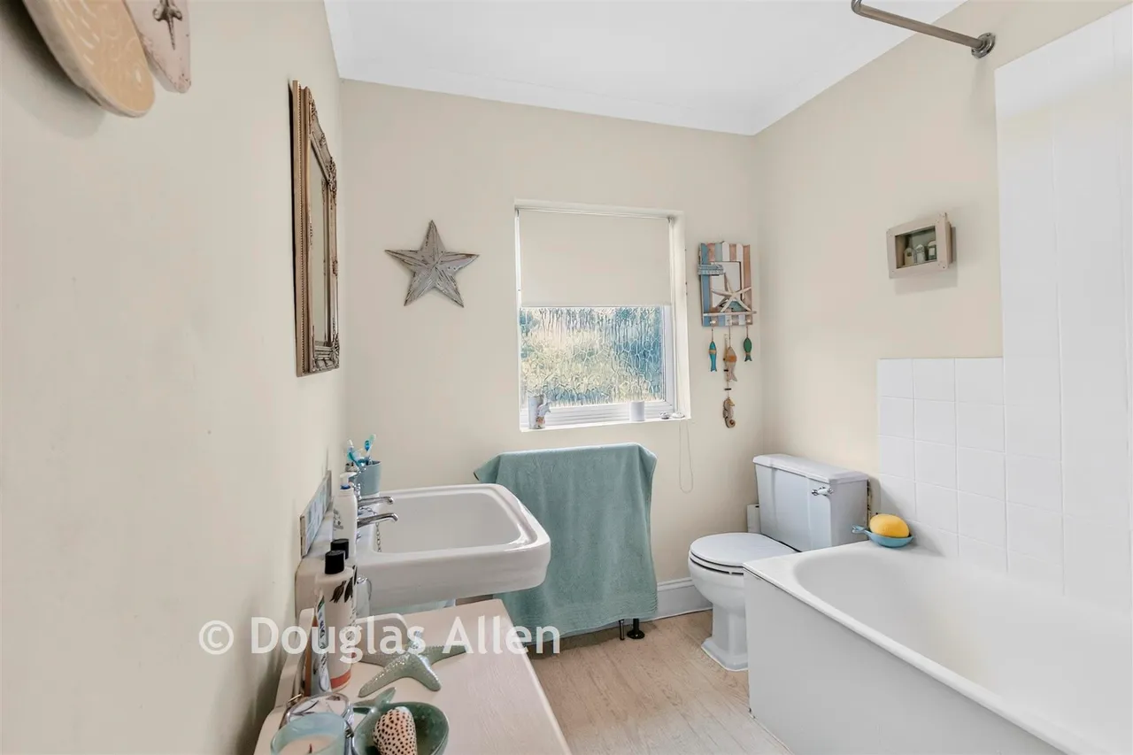 Elm Grove, Woodford Green, IG8, photo 7