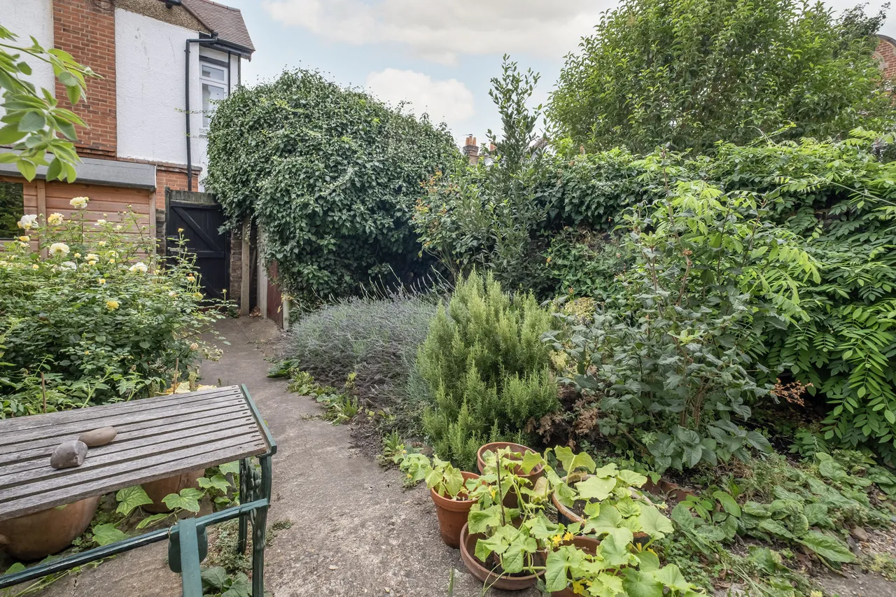Mortlake High Street, London, SW14, photo 9