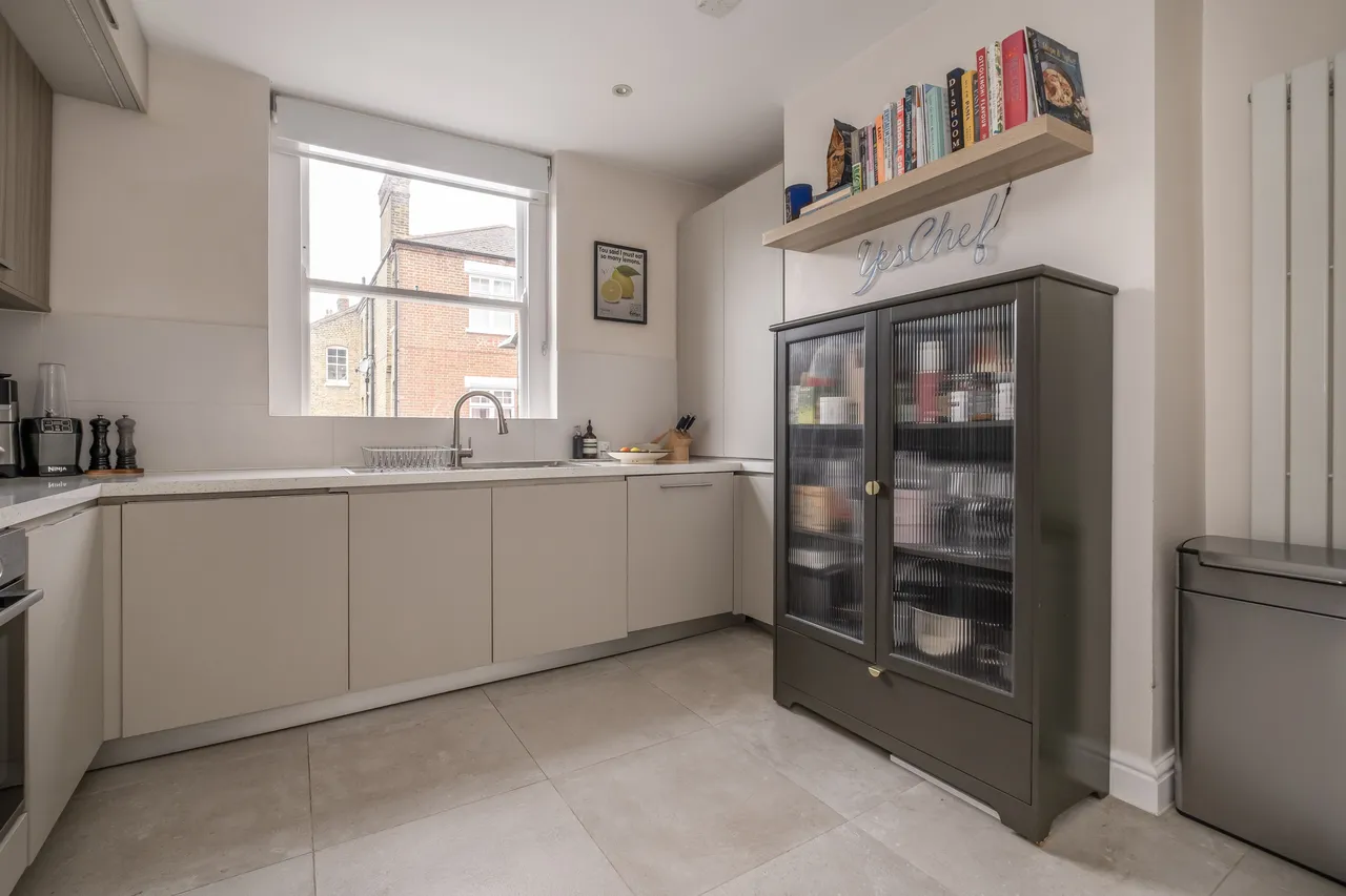 Mortlake High Street, London, SW14, photo 6