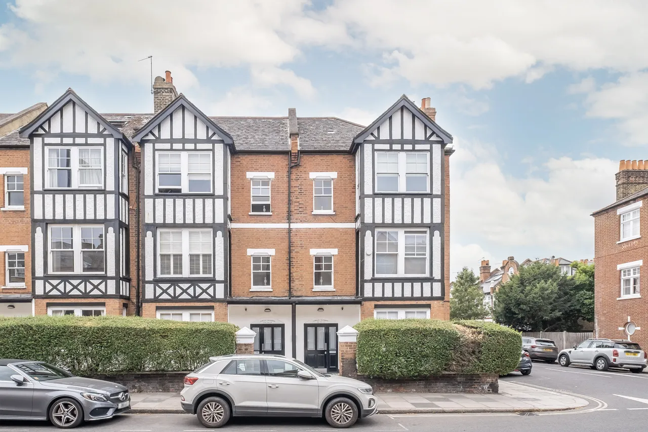 Mortlake High Street, London, SW14, photo 10