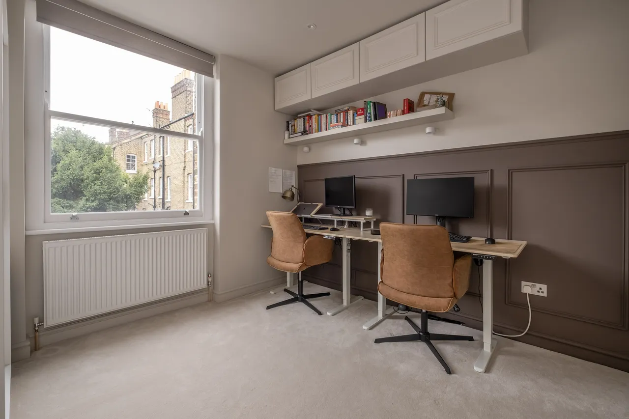 Mortlake High Street, London, SW14, photo 4