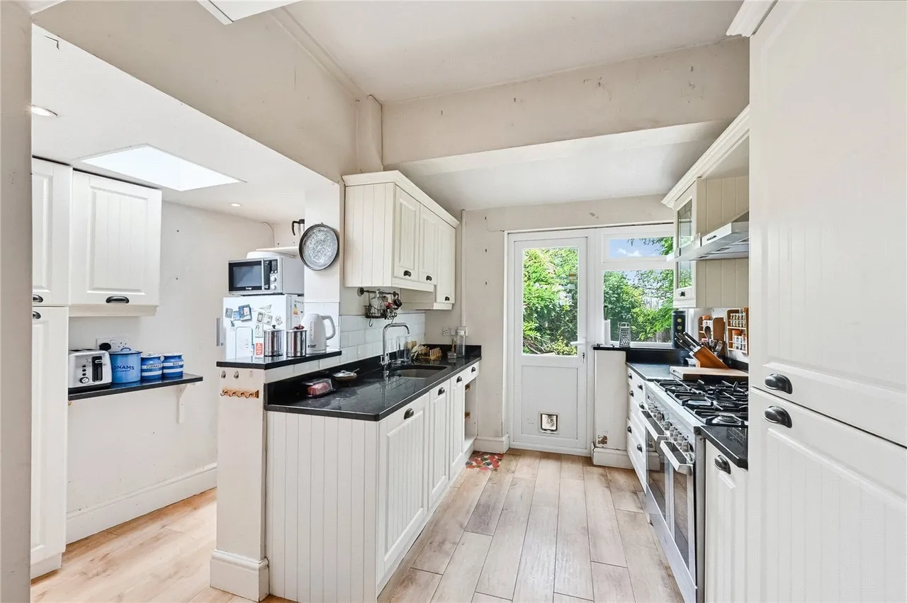 6 bed house for sale — Shaftesbury Road, Beckenham, BR3