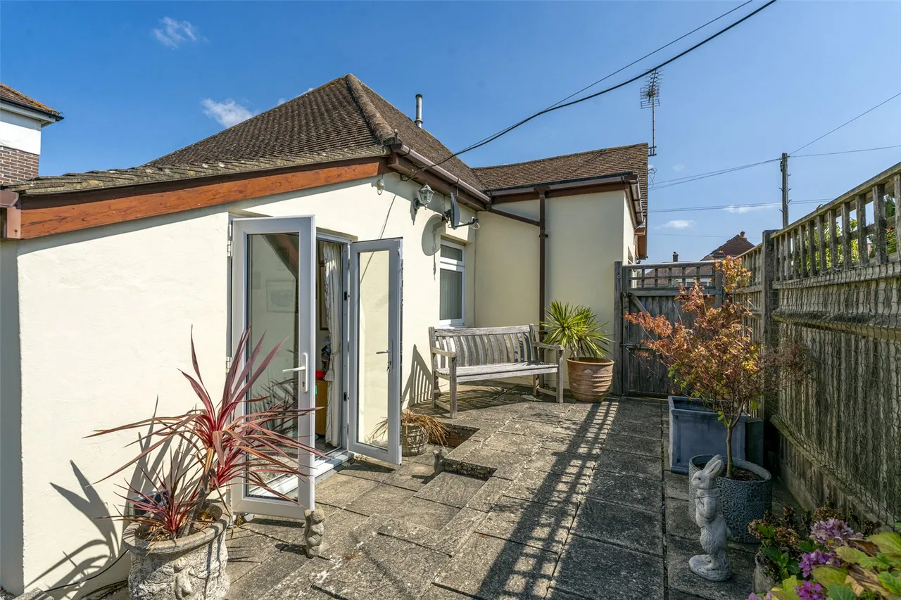 West Drive, Ferring, BN12, photo 17