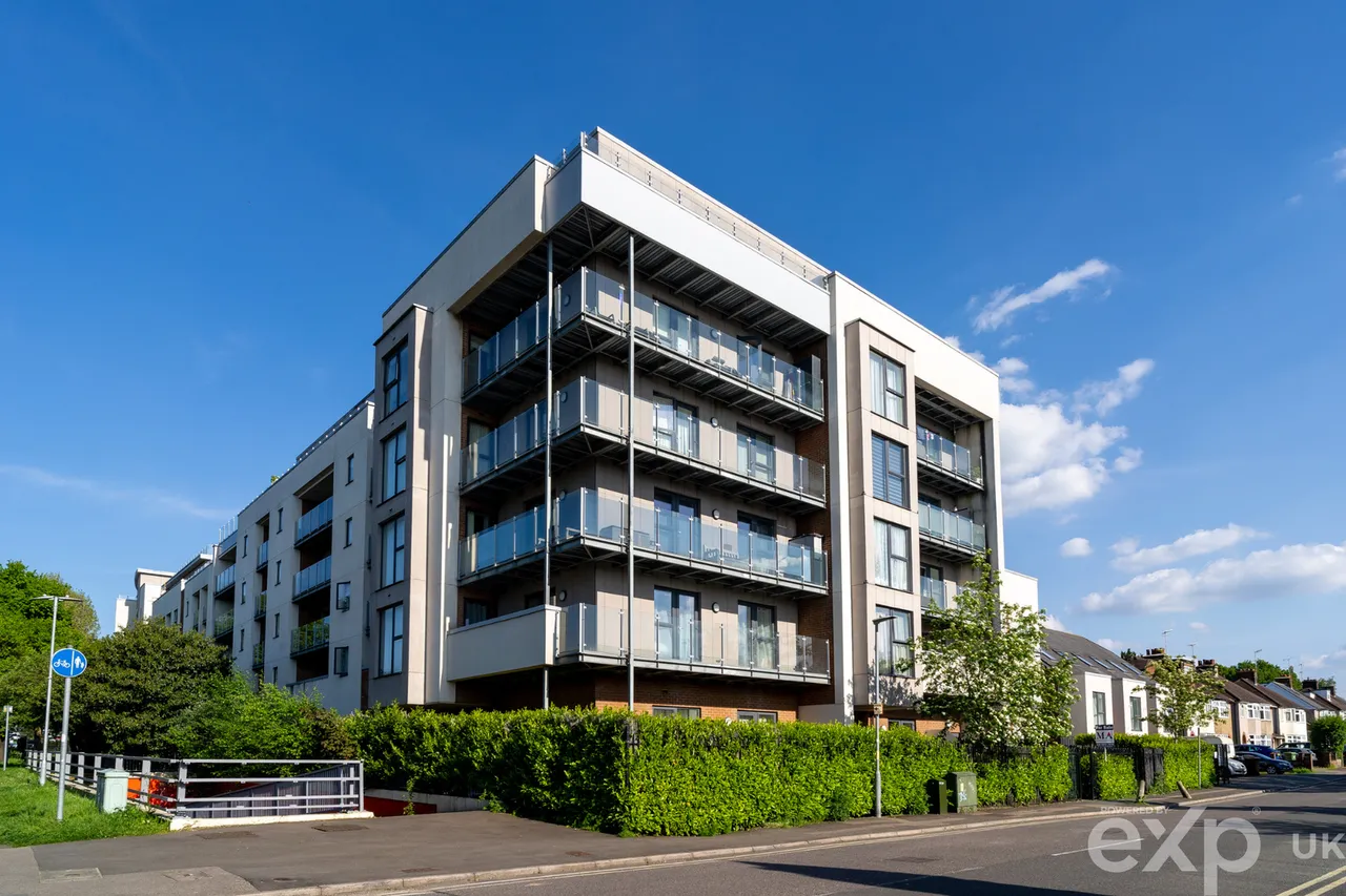 Manor Way, Borehamwood, WD6, photo 9