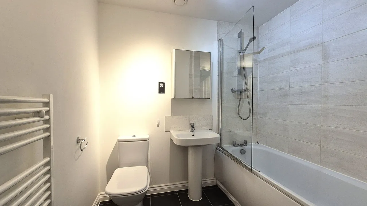 Manor Way, Borehamwood, WD6, photo 6