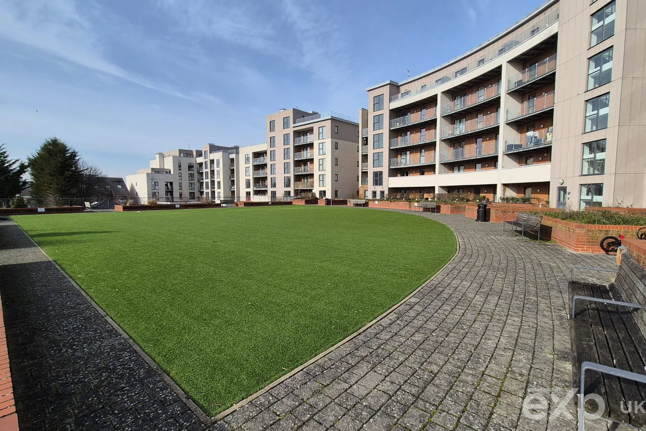 Manor Way, Borehamwood, WD6, photo 8