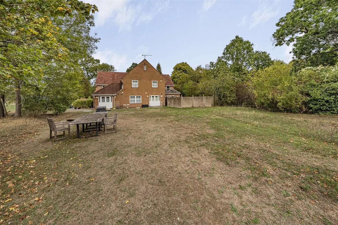 Drop Lane, Bricket Wood, AL2, photo 10