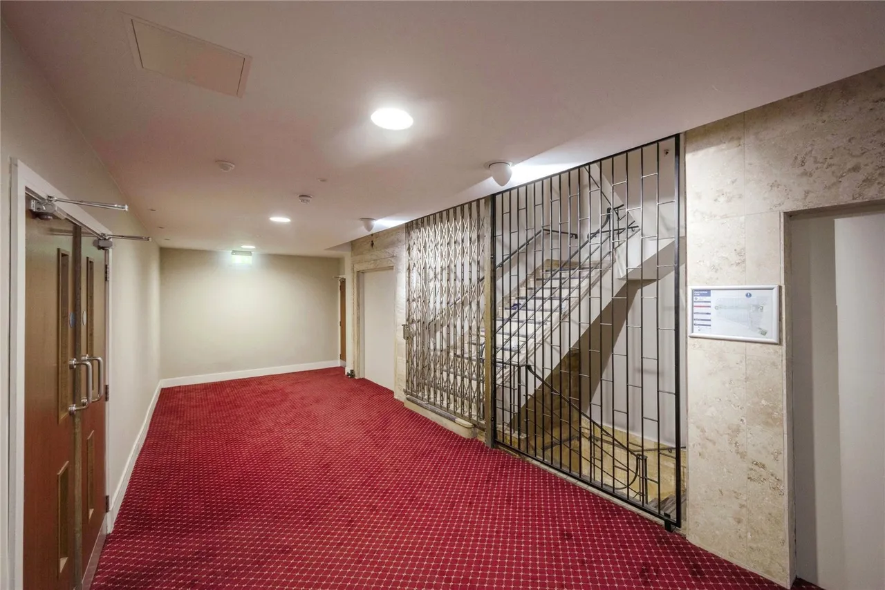 St. Sepulchre Gate, Doncaster, South Yorkshire, DN1, photo 3