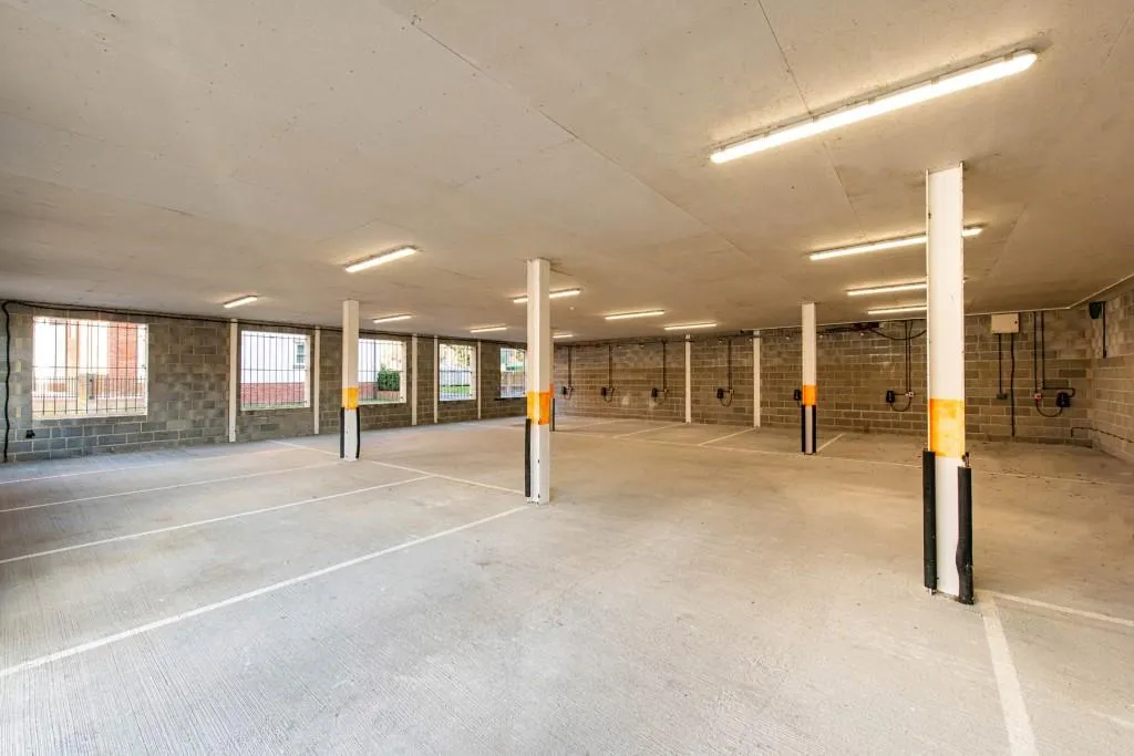 Court Street, Trowbridge, BA14, photo 3