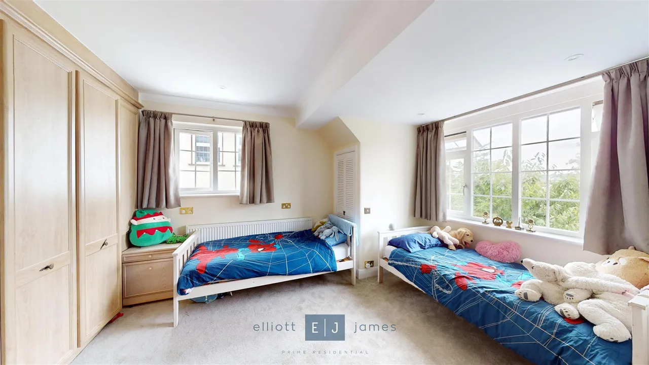 Hillcrest Road, Loughton, photo 9