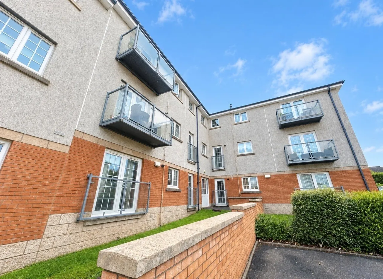 2 bed flat to rent — Stewartfield Gardens, East Kilbride, G74