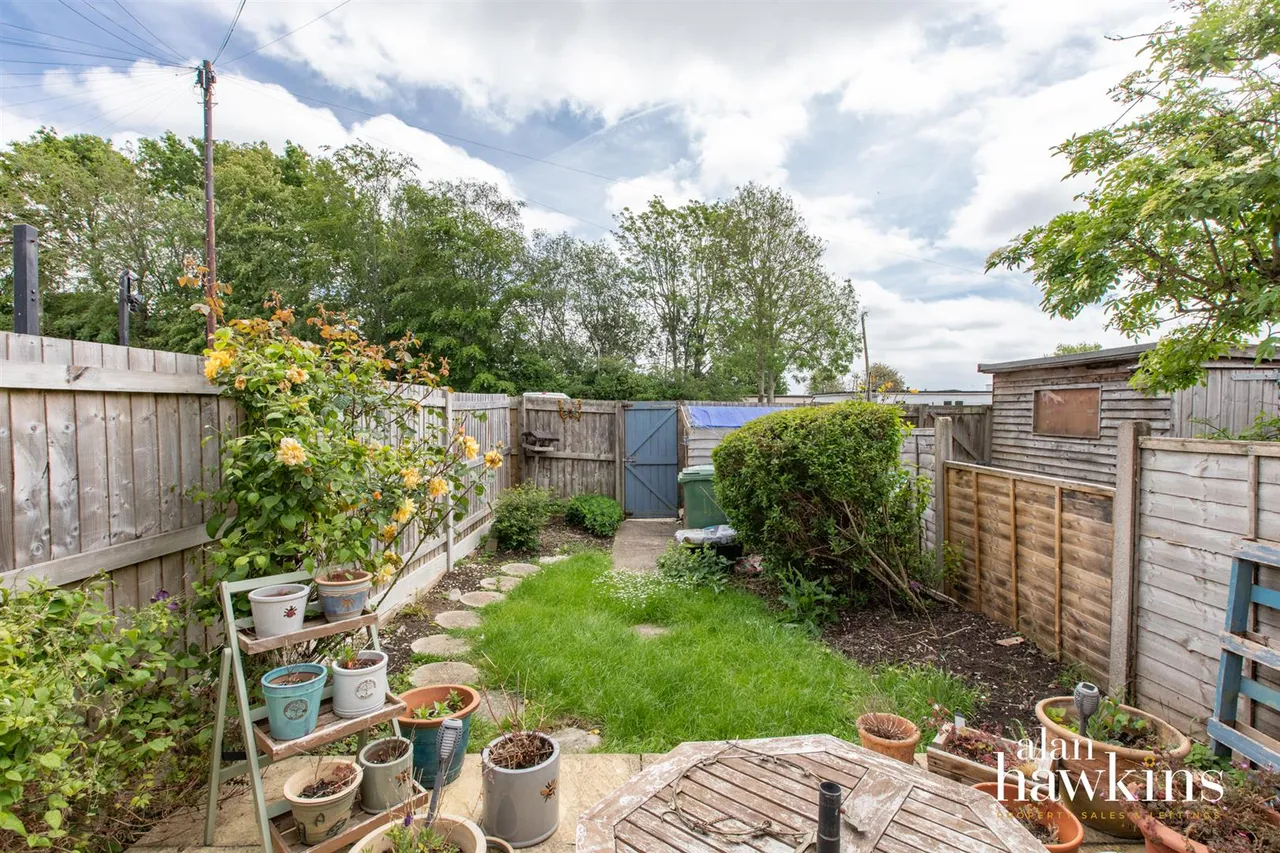 Betjeman Avenue, Royal Wootton Bassett, photo 15