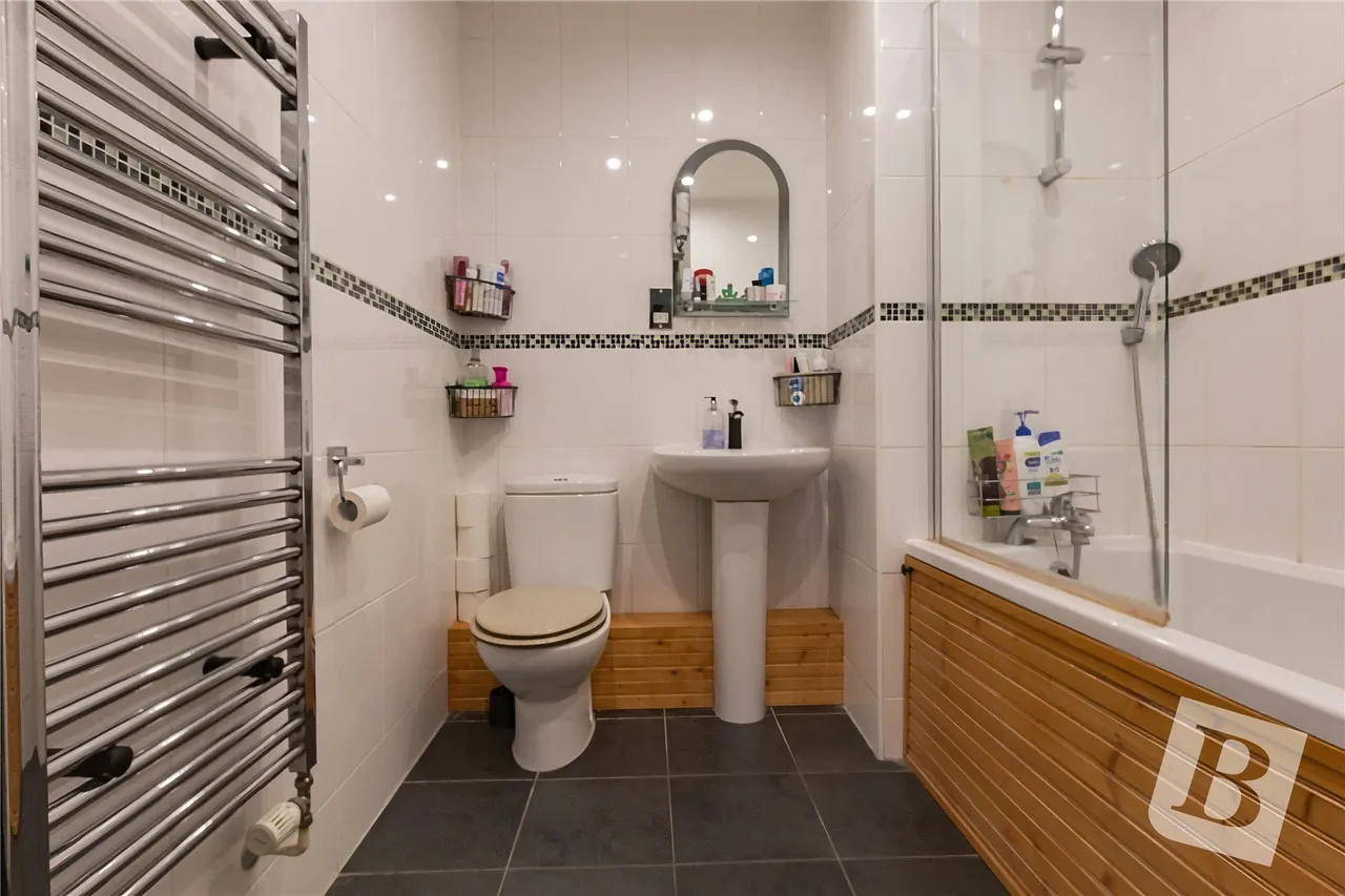 Cottons Approach, Romford, RM7, photo 5