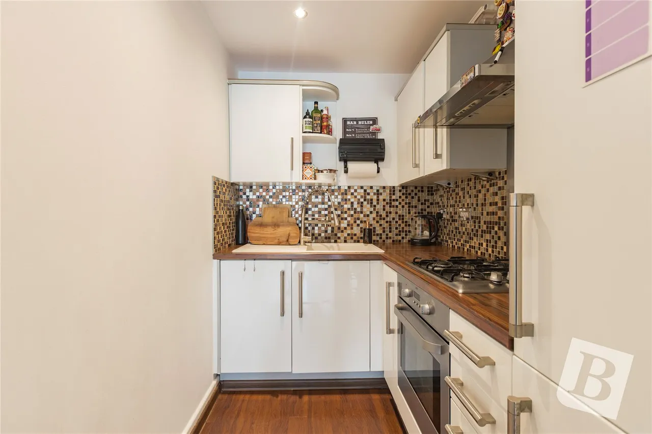 Cottons Approach, Romford, RM7, photo 10