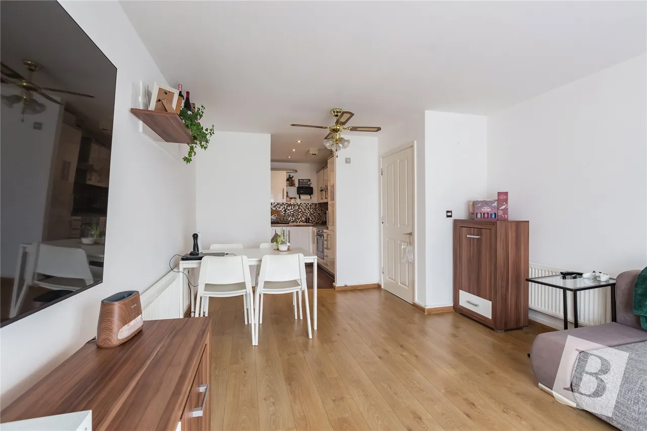 Cottons Approach, Romford, RM7, photo 9