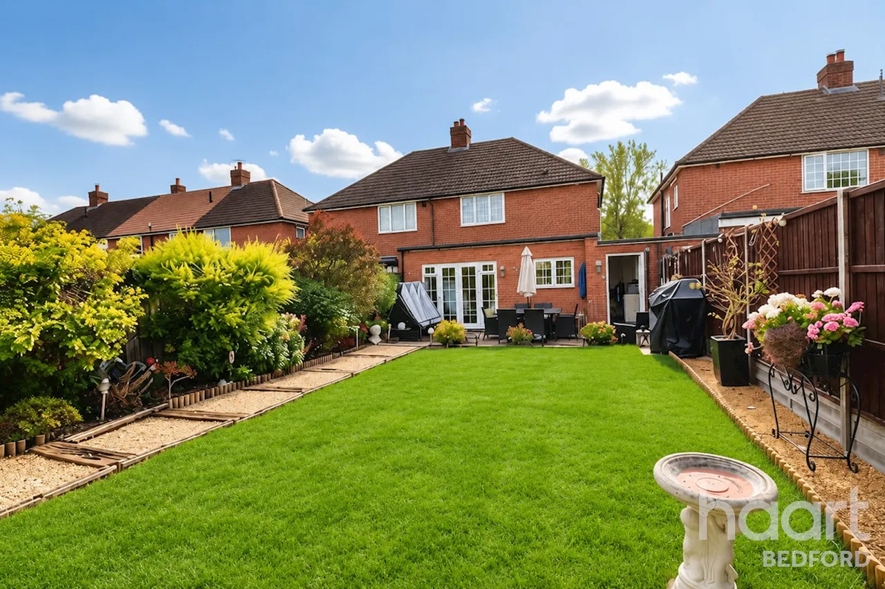 Hatfield Crescent, Bedford, MK41, photo 2