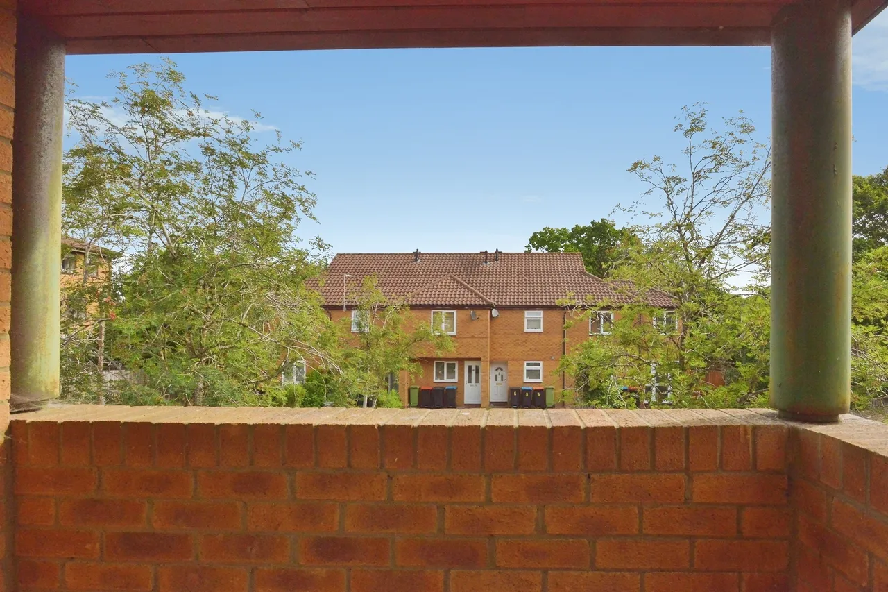 Washfield, Furzton, MK4, photo 11